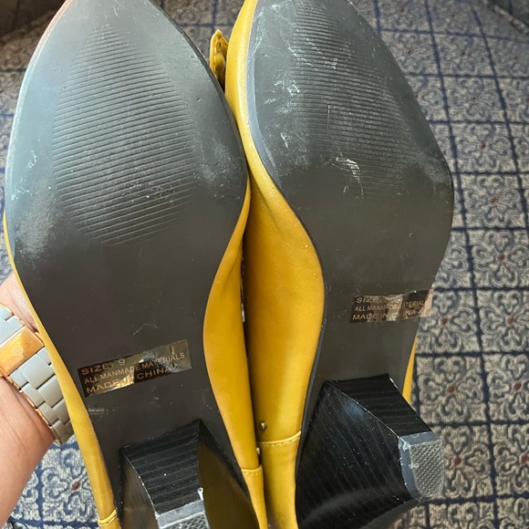 Used yellow Qupid kitten heels. Size 9. - Picture 3 of 5